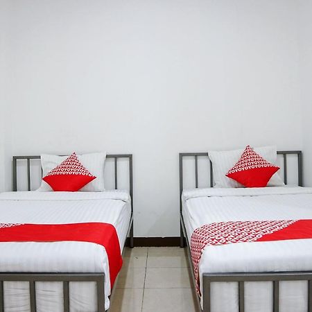 OYO 1306 Cendrawasih Homestay Padang  Bagian luar foto